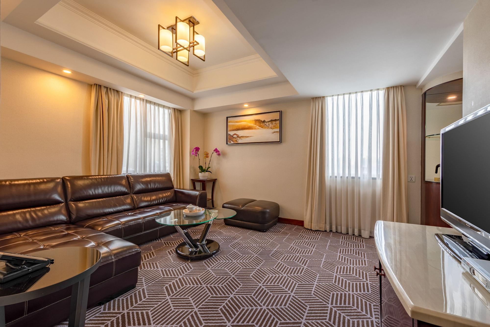Overseas Chinese Friendship Hotel Гуанчжоу Экстерьер фото