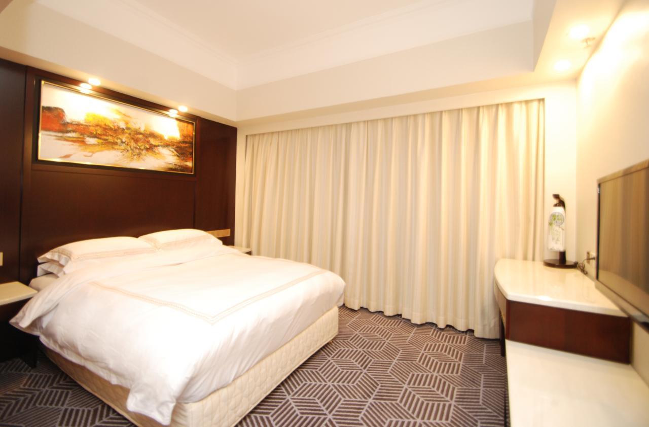 Overseas Chinese Friendship Hotel Гуанчжоу Экстерьер фото