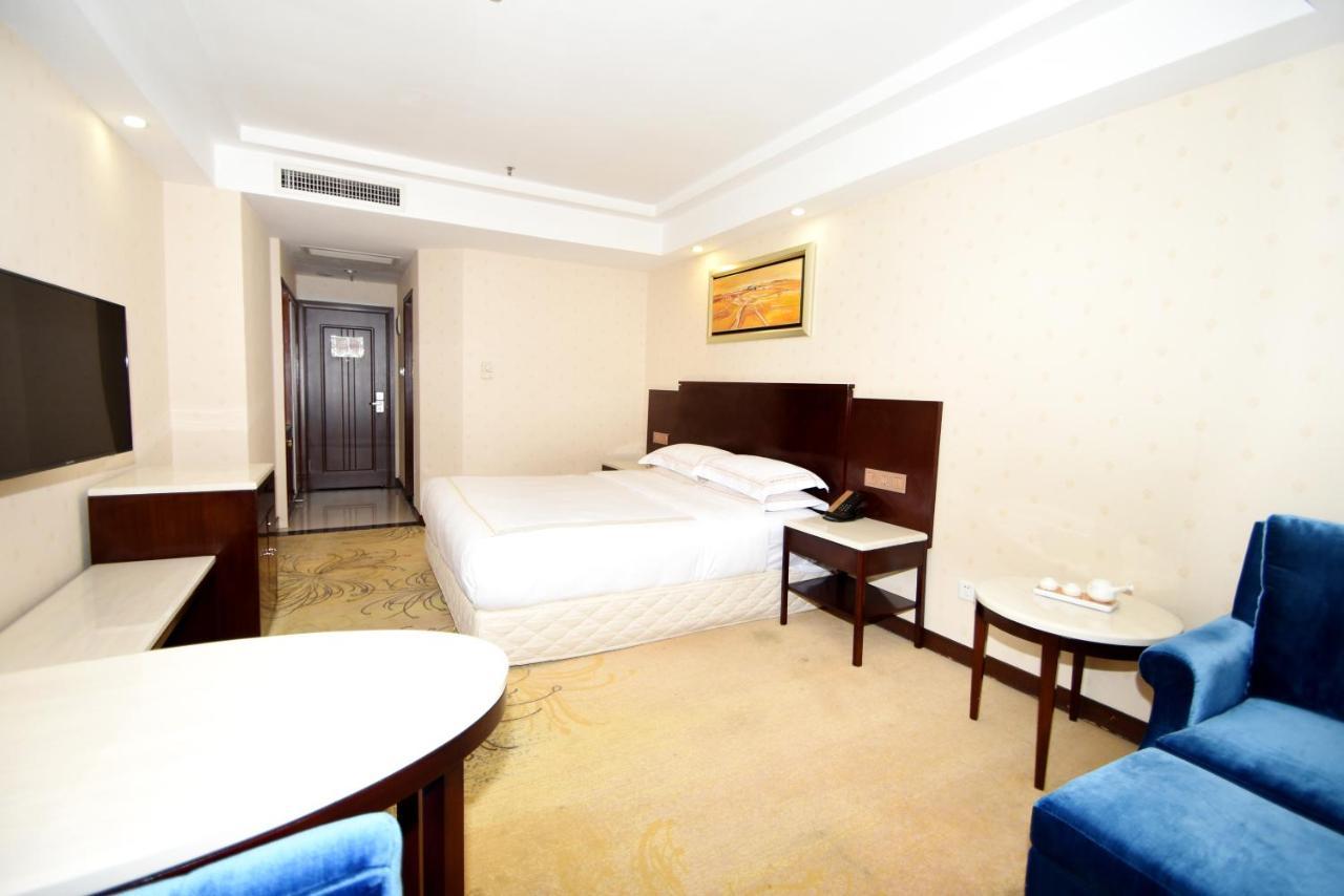 Overseas Chinese Friendship Hotel Гуанчжоу Экстерьер фото