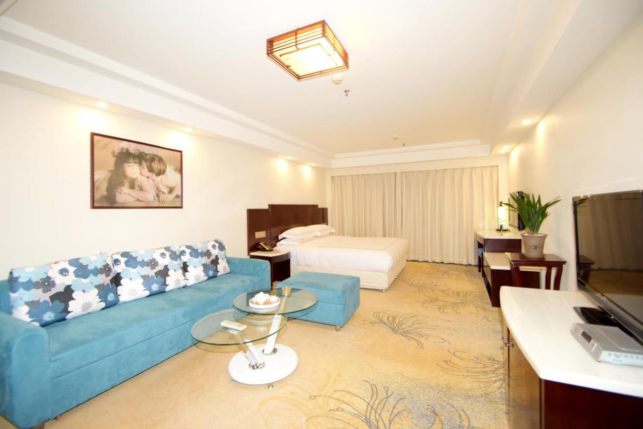 Overseas Chinese Friendship Hotel Гуанчжоу Экстерьер фото